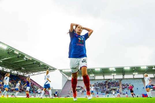 Maren Hauge of Vålerenga reacts