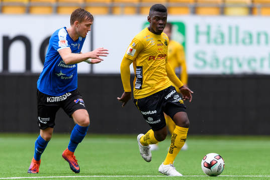 Elfsborgs Chris Makindu och Halmstads Oskar Berggren