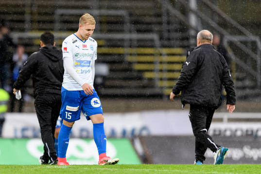Värnamos Melvin Frithzell deppar