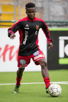 Östersunds Frank Arhin  värmer upp