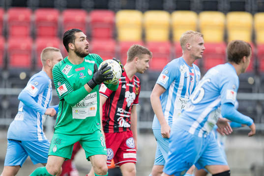 AFC Eskilstunas målvakt Alireza Haghighi