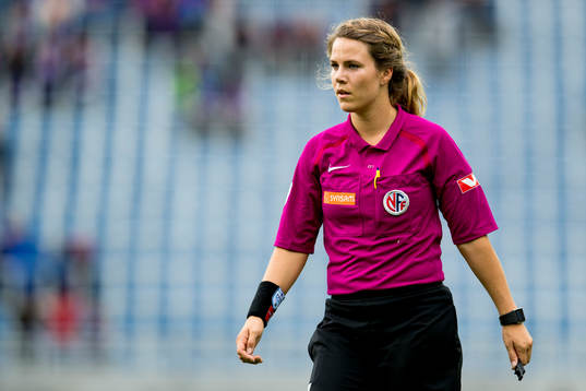 Referee Emilie Rodahl Dokset