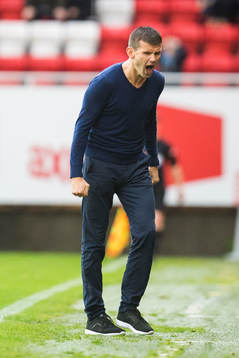 Eirik Bakke, head coach of Sogndal, reacts