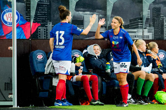 Elise Dana Krieghoff and Stephanie Ann Verdoia of Vålerenga