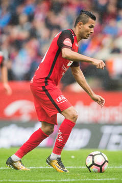 Deyver Vega of Brann shoots