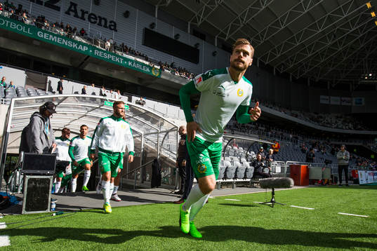 Hammarbys Arnór Smárason kliver in på arenen