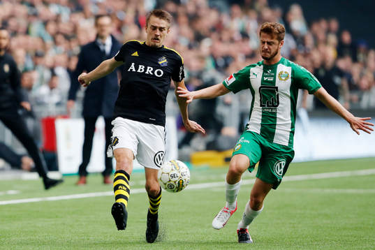 s Rasmus Lindkvist och Hammarbys Rebin Asaad