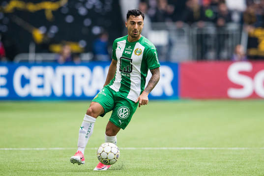 Hammarbys Jiloan Hamad med bollen