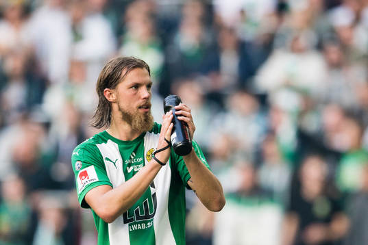 Hammarbys Björn Paulsen tackar publiken