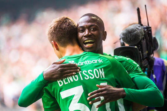 Hammarbys Pa Amat Dibba jublar med Leo Bengtsson
