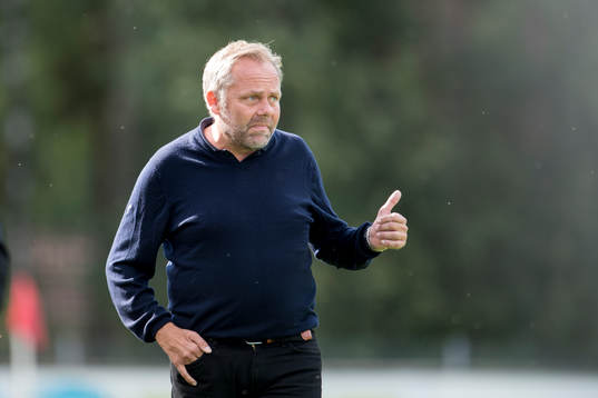 Vittsjös lagledare Mats "Mulle" Karlsson ger tummen upp