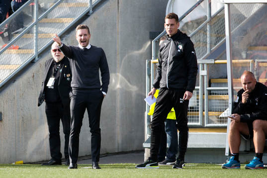 Örebros tränare Axel Kjäll och assisterande tränare