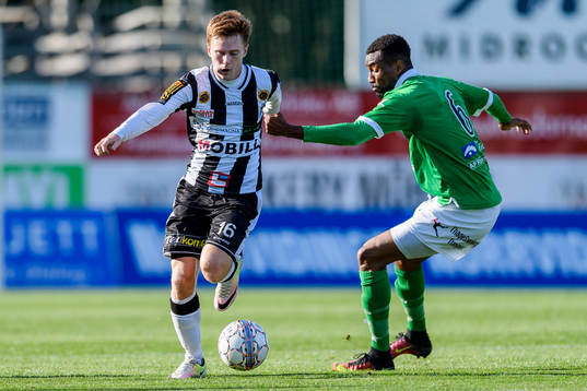 Landskronas Dennis Olofsson och Ljungskiles Roger Thompsson