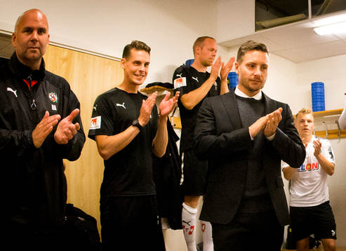 Örebros assisterande tränare Daniel Bäckström och