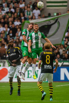 Hammarbys Björn Paulsen och Mats Solheim i en nickduell