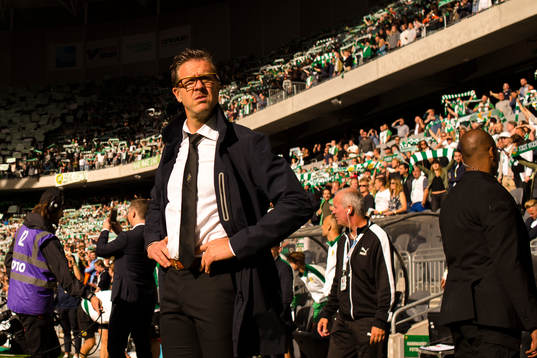 s tränare Rikard Norling före fotbollsmatchen i