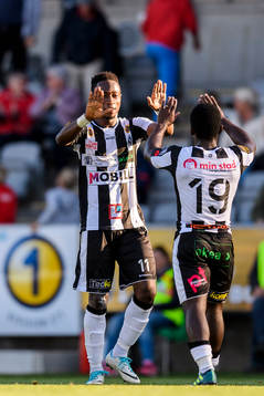Landskronas Karim Sadat och Thierry Zahui jublar