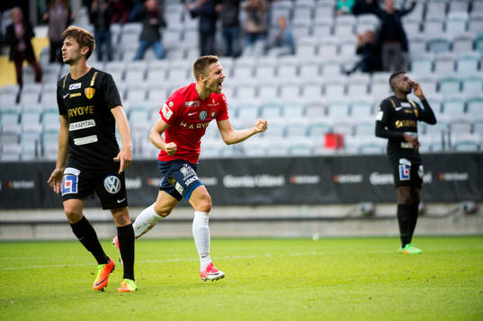Örgrytes Daniel Sliper jublar