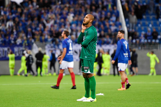 Goalkeeper Adam Larsen Kwarasey, of Vålerenga, looks
