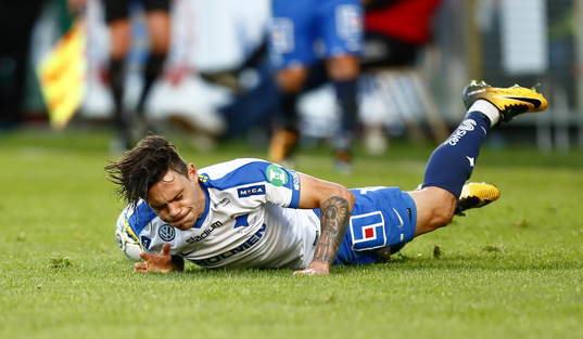 Norrköpings David Moberg Karlsson faller