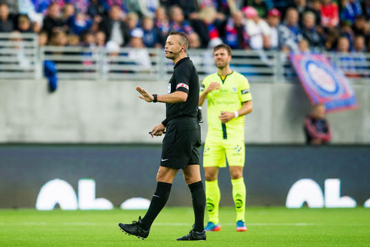 The referee Svein Oddvar Moen