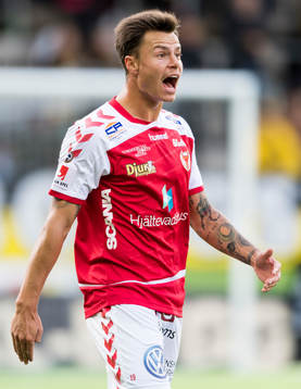 Kalmars Melker Hallberg reagerar