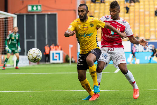 Elfsborgs Issam Jebali och Kalmars Mikael Dyrestam