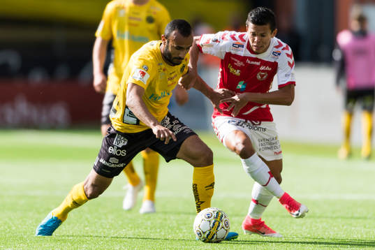 Elfsborgs Issam Jebali och Kalmars Romário Pereira Sipião
