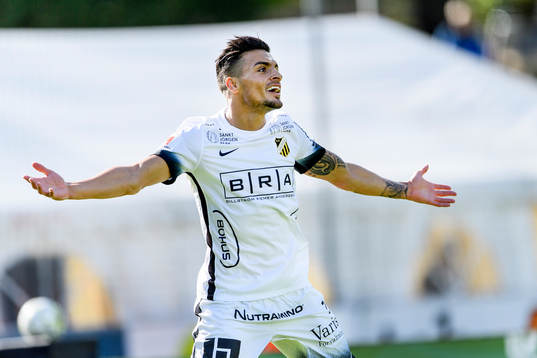 Häckens Ahmed Yasin jublar
