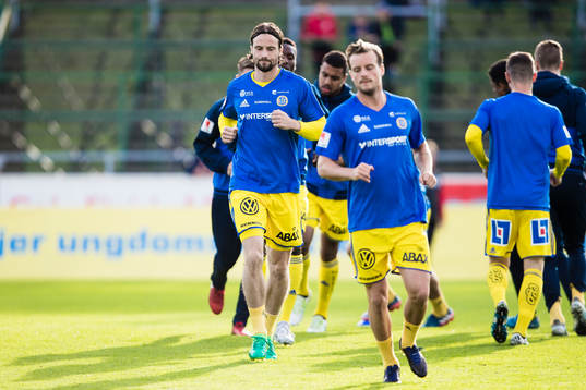 Sundsvalls Linus Hallenius innan fotbollsmatchen i