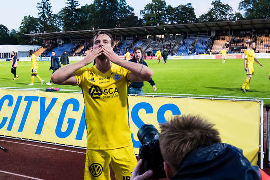 Sundsvalls Eric Larsson jublar