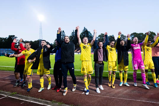 Sundsvalls spelare jublar