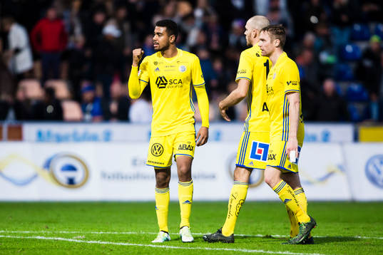 Sundsvalls Noah Sonko Sundberg jublar