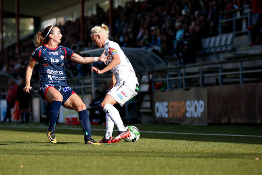 Linköpings Kosovare Asllani och Rosengårds Caroline Seger