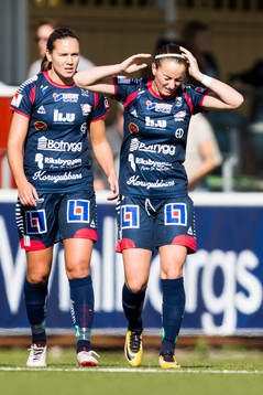 Linköpings Emma Lennartsson och Kosovare Asllani deppar