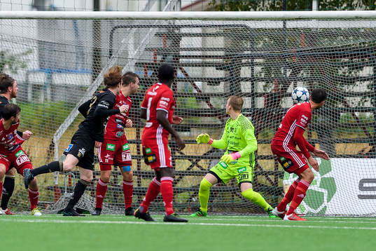 Skellefteås Jonathan Käller gör 1-1 bakom Piteås