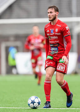 Piteås Anton Rosengren med bollen