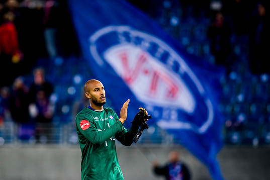 Goalkeeper Adam Larsen Kwarasey of Vålerenga