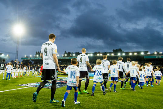 Nicklas Bendtner of Rosenborg enters the pitch