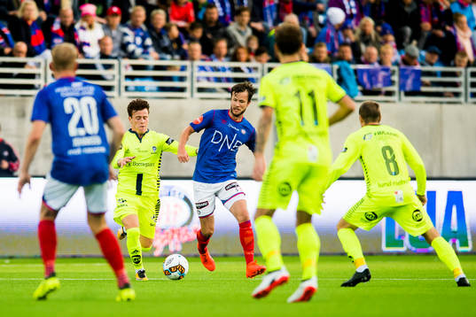 Robert Mikael Lundström of Vålerenga and Tobias Heintz of