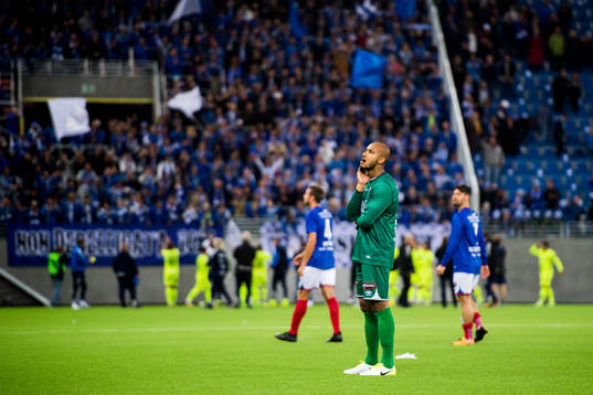 goalkeeper Adam Larsen Kwarasey of Vålerenga