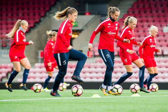 Maren Nævdal Mjelde and Caroline Graham Hansen