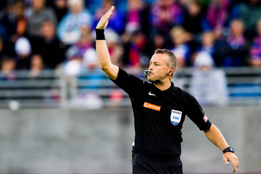 The referee Svein Oddvar Moen