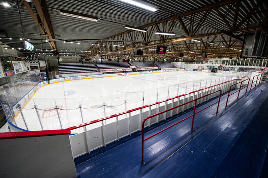 Jössarinken interiört innan träningsmatchen i ishockey