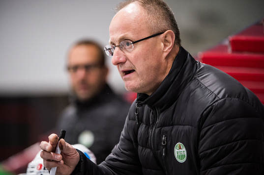 Rögles assisterande tränare Patrik Ross deppar