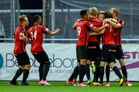 Brommapojkarnas Gustav Sandberg Magnusson jublar med