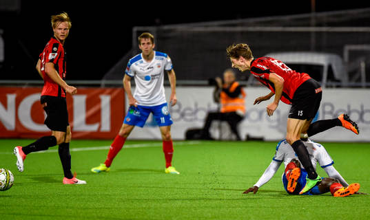 Helsingborgs Edwin Gyimah kapar Brommapojkarnas Johan