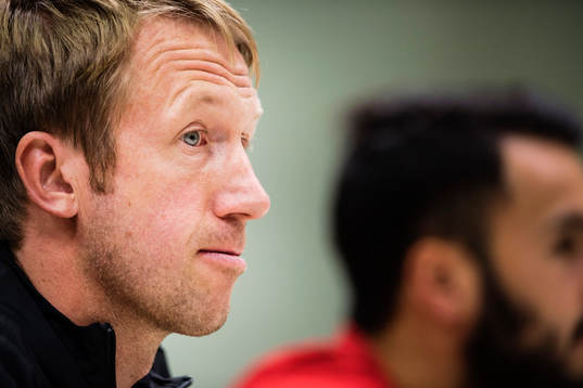 Östersunds tränare Graham Potter deltar i en