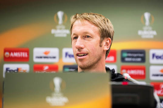 Östersunds tränare Graham Potter deltar i en
