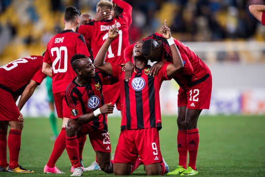 Salisu Abdullahi Gero (m) gör 0-2 och jublar